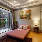 Hostel One Art And Gallery