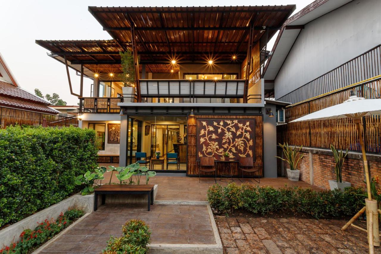 Hostel One Art And Gallery Chiang Mai