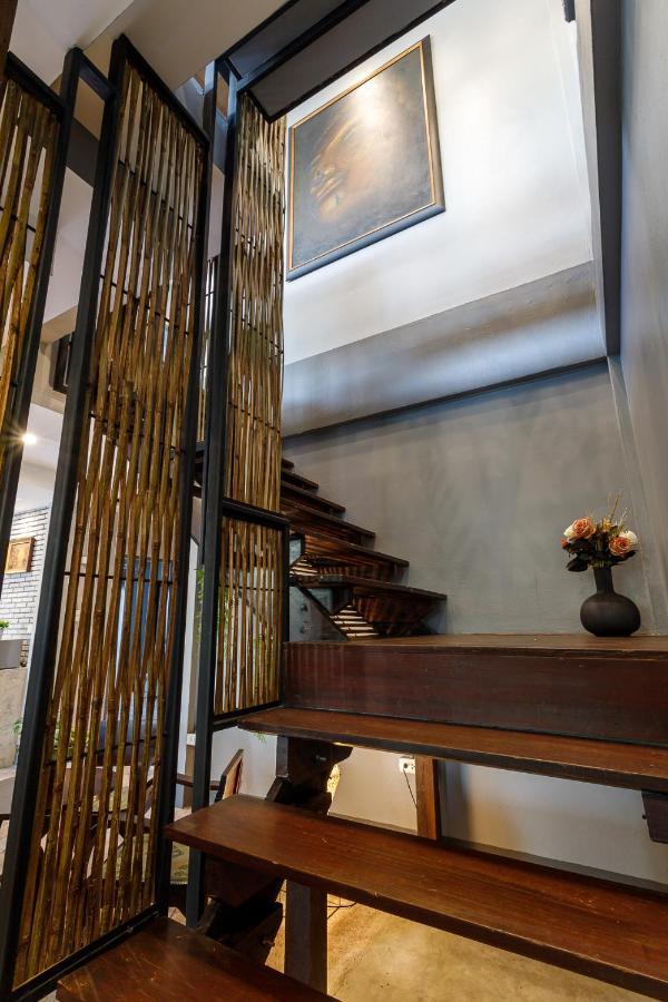 Hostel One Art And Gallery Chiang Mai